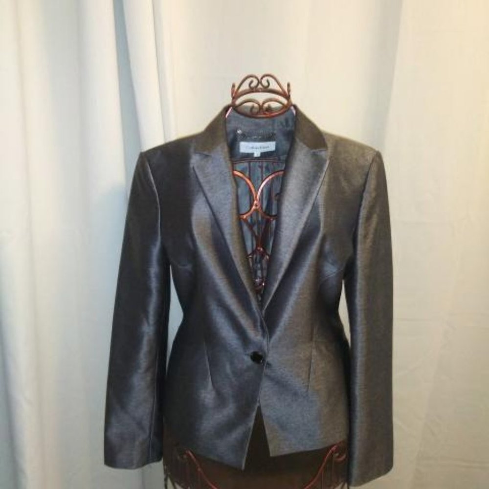 Calving Klein Gray Two-Piece Skirt Suit